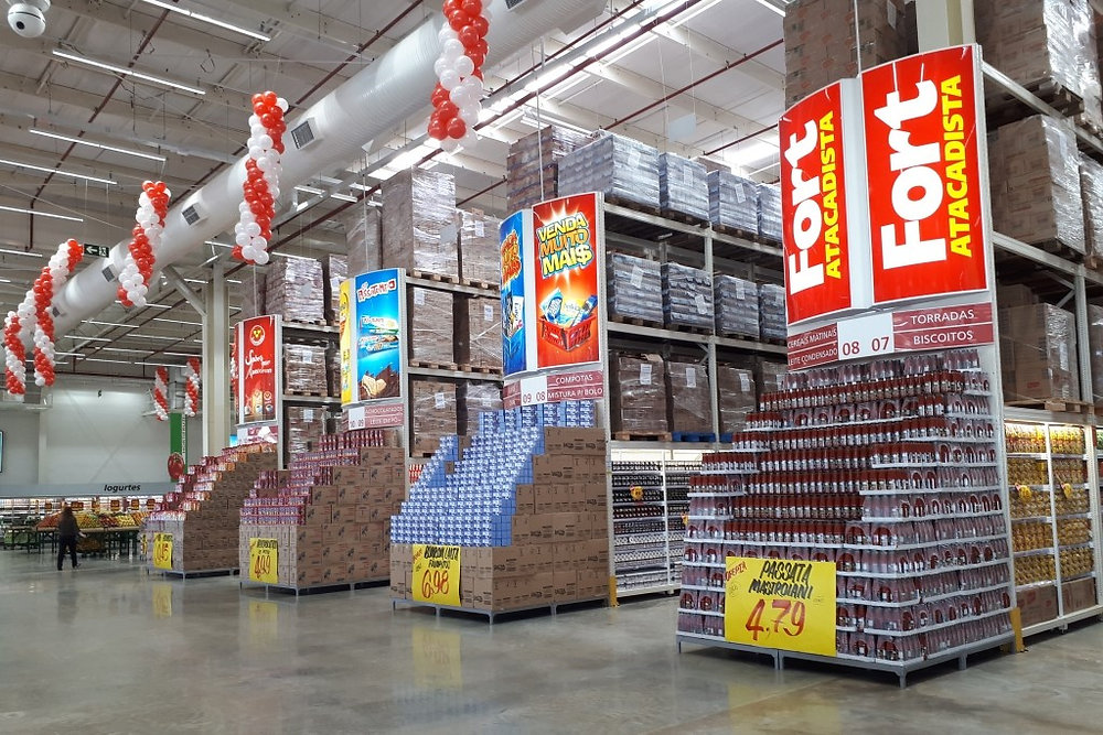 Fort Atacadista - corredor