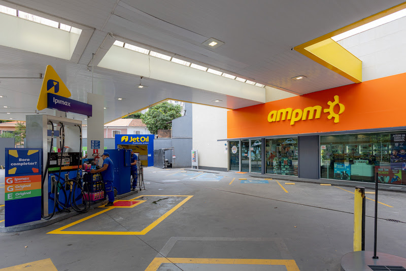 AmPM e Posto Ipiranga