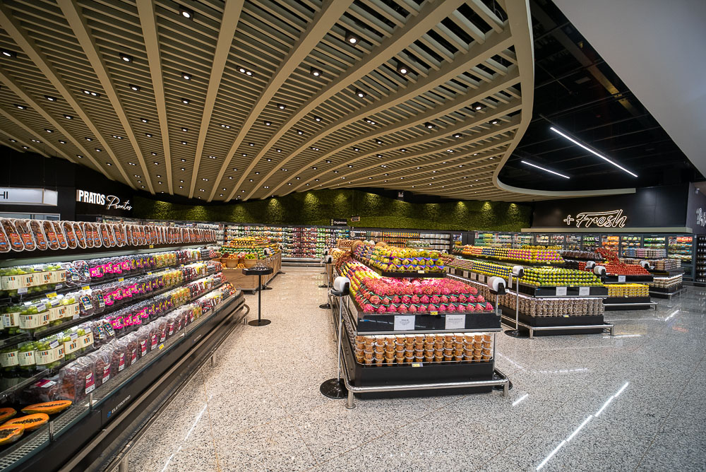 Design com IA e painéis de LED rende prêmio internacional a loja do Muffato em PR