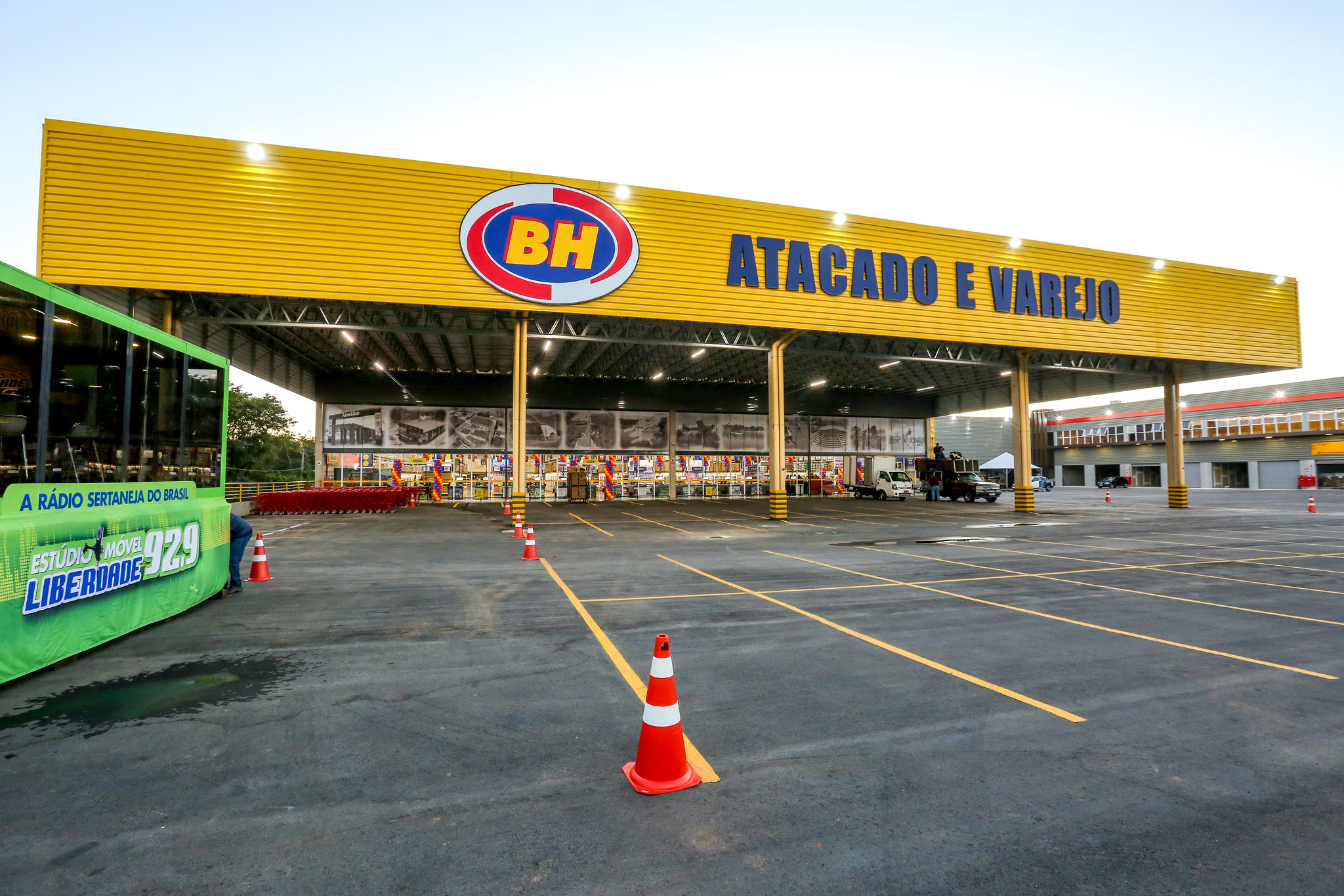 Supermercados BH inaugura atacarejo em região metropolitana de Belo Horizonte