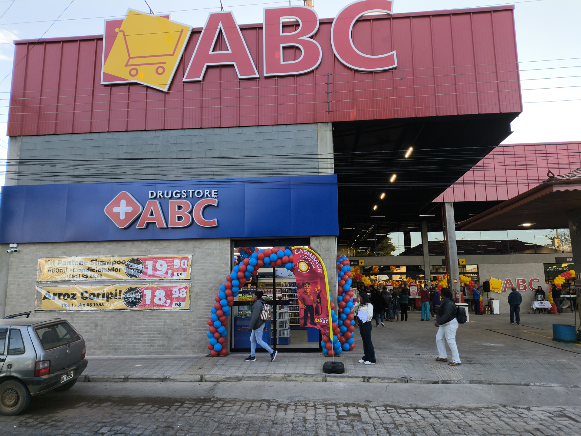 Redes ampliam presença no interior mineiro com novas lojas e modernizações