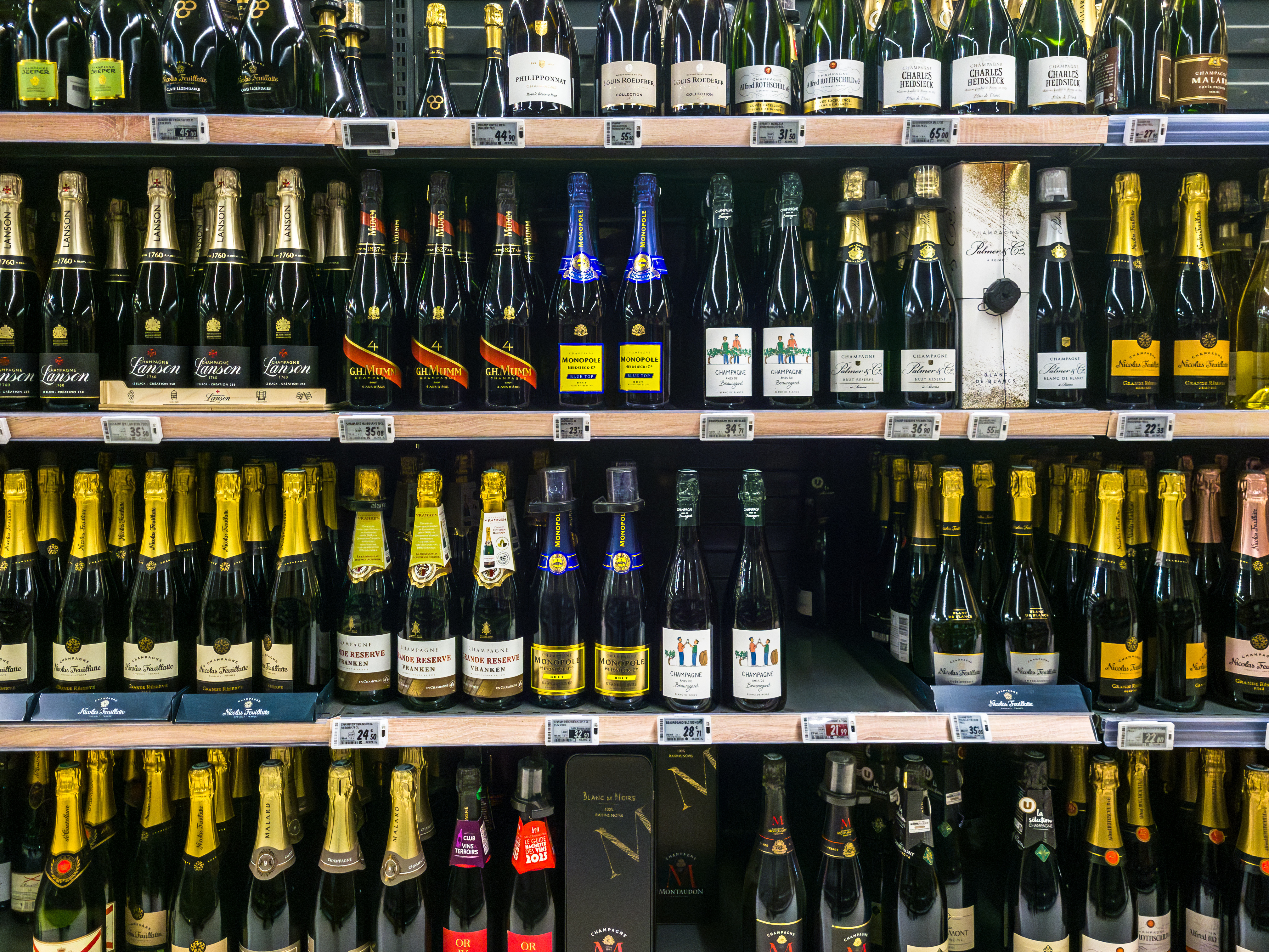 AdobeStock_1862132490 bebidas alcóolicas