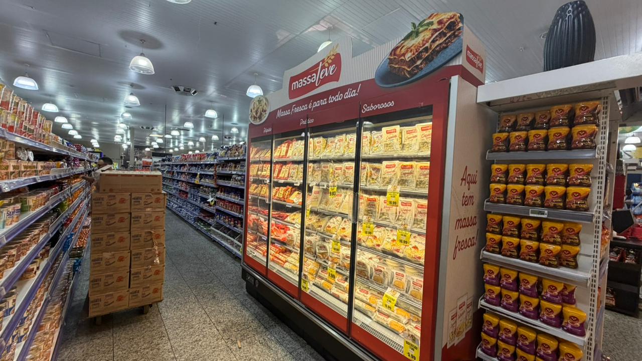 Seção de massas da Rede Sol Antunes