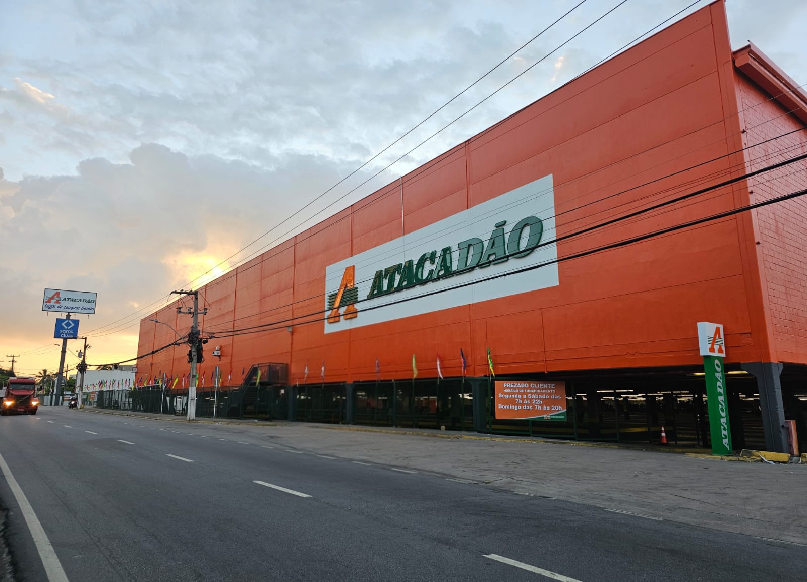 Fachada Atacadão Jatiúca