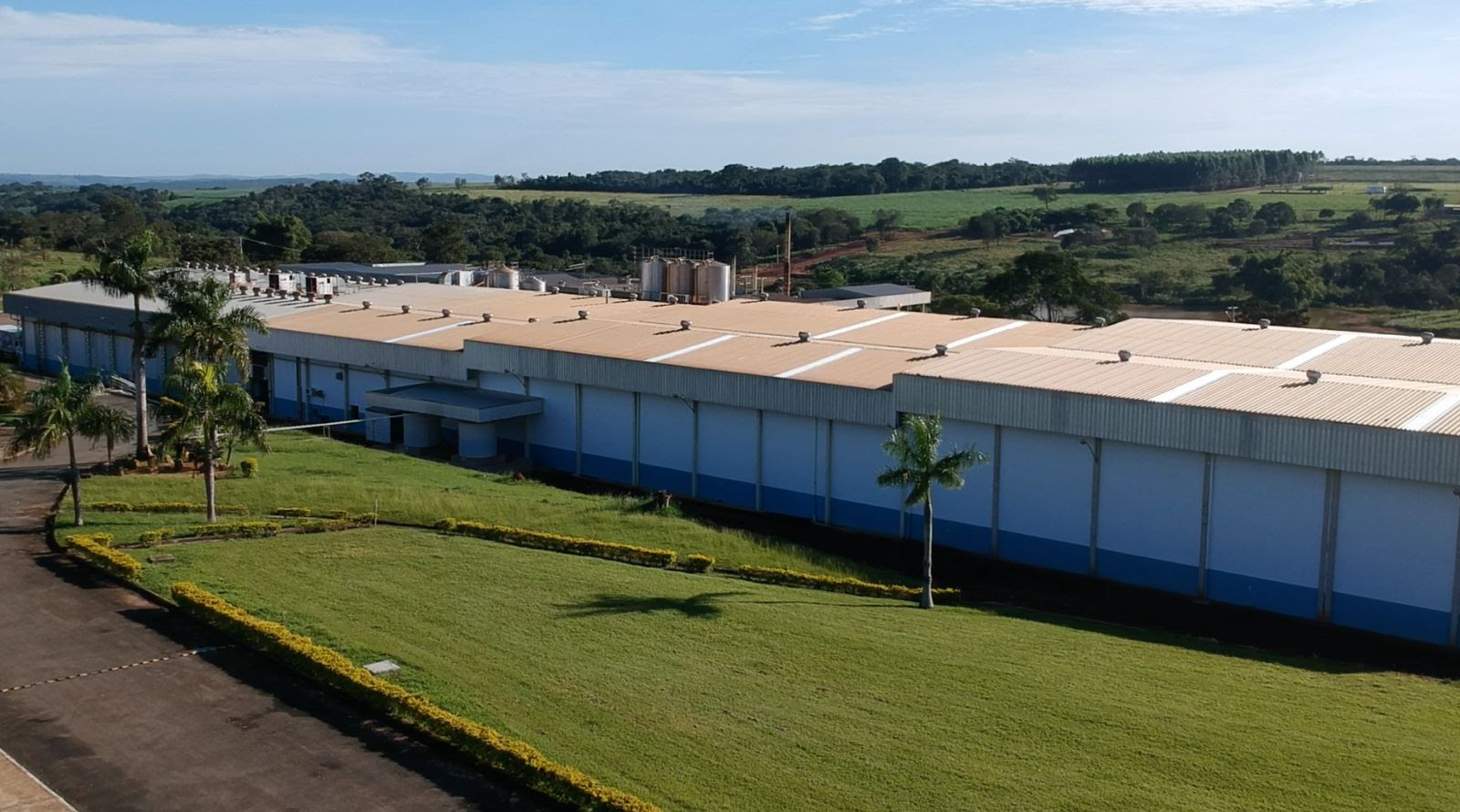 Fábrica da Complem, fundada há quase 5 décadas, em Morrinhos (GO)