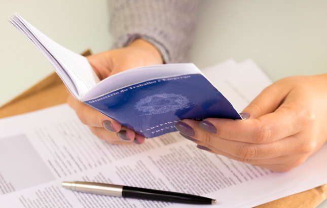 Entidade de varejo pede pressa na permissão para cortar salários e jornada