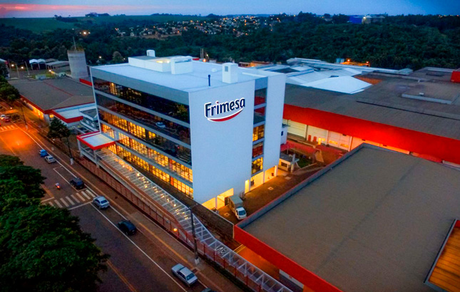 Frimesa aposta em saudabilidade, inovação e experiência para conquistar o shopper