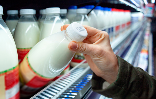 Vencidinhos e marcas mais baratas conquistam consumidor 