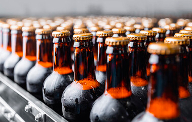 Salto de 239% na cerveja sem álcool e recuo de 7% na tradicional consolidam nova estratégia promocional no varejo