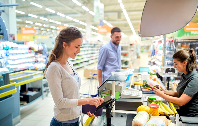Abril tem o maior recuo nas vendas do varejo alimentar