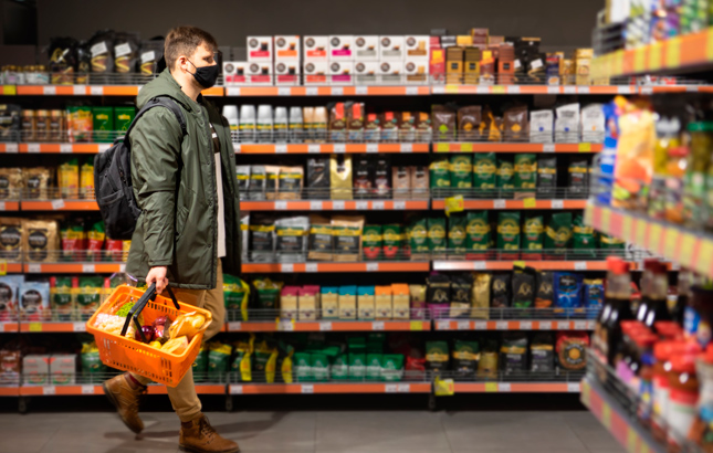 Pesquisa aponta que consumidores têm feito mais compras de emergência com cestas menores