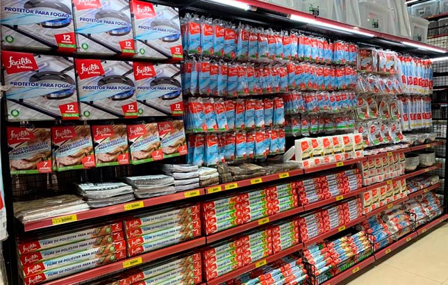 Vendas de descartáveis crescem exponencialmente com a celebração de Natal e Ano Novo