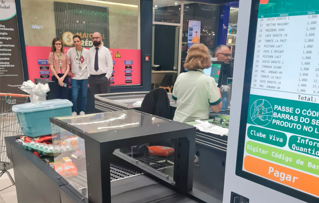 Enxuto lança primeiro self-checkout para compras grandes no Brasil
