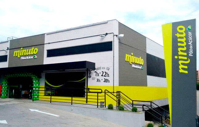 Expansão de lojas de proximidade acelera com crescimento de centros comerciais